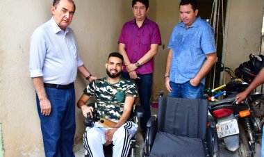 Floriano: Núcleo Multiprofissional entrega mais 30 dispositivos de locomoção