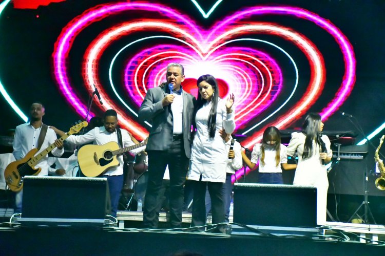 Nos 126 anos de Floriano, show cristão leva alegria e emoção a centenas de pessoas