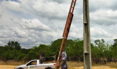 Infraestrutura recupera iluminação pública em onze localidades rurais de Floriano