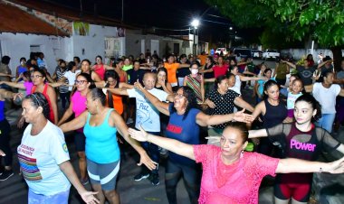 Mais de 250 pessoas participam do Aulão da Saúde no Bairro Caixa D'água