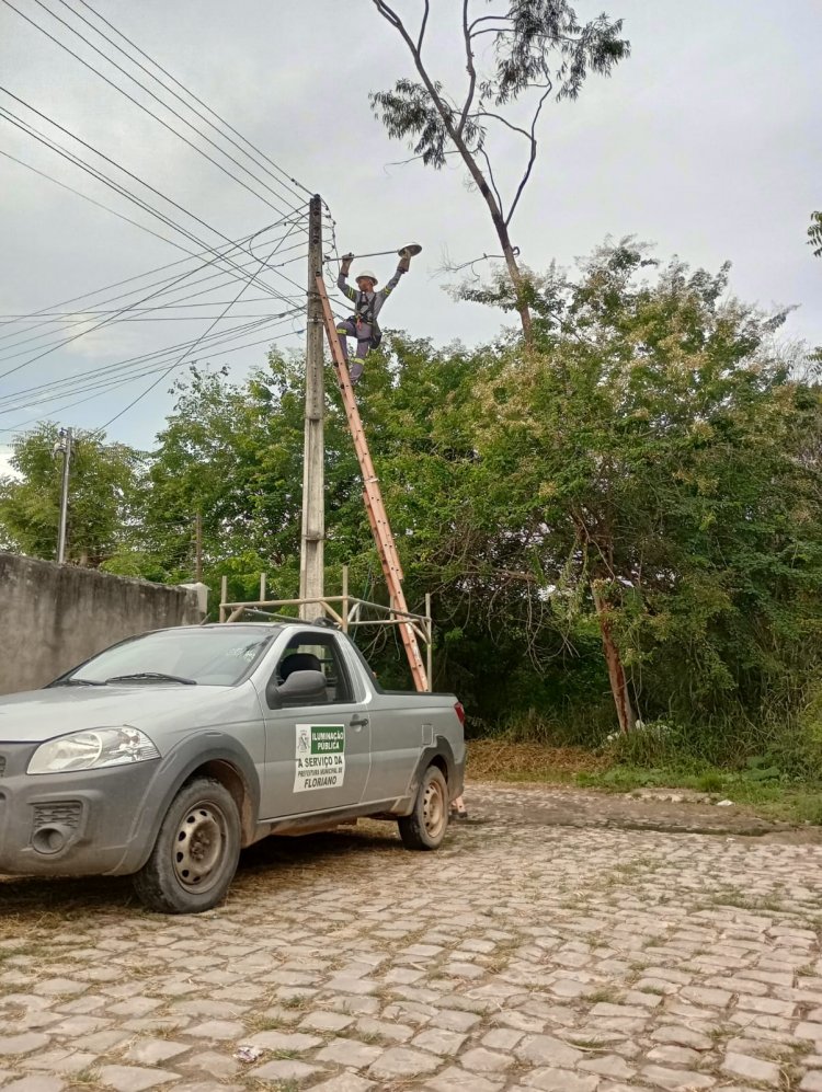 Infraestrutura intensifica serviços de Iluminação para atender as zonas urbana e rural de Floriano