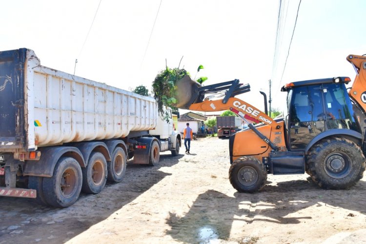 Prefeitura de Floriano lança 3ª edição do 'Nosso Bairro é Limpeza' no bairro Matadouro