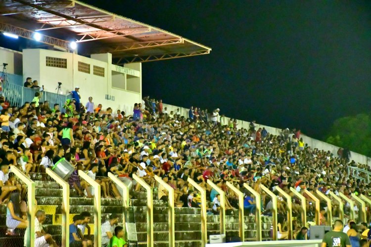 Abertura da Copa Floriano 2024 é realizada com estádio lotado e goleada