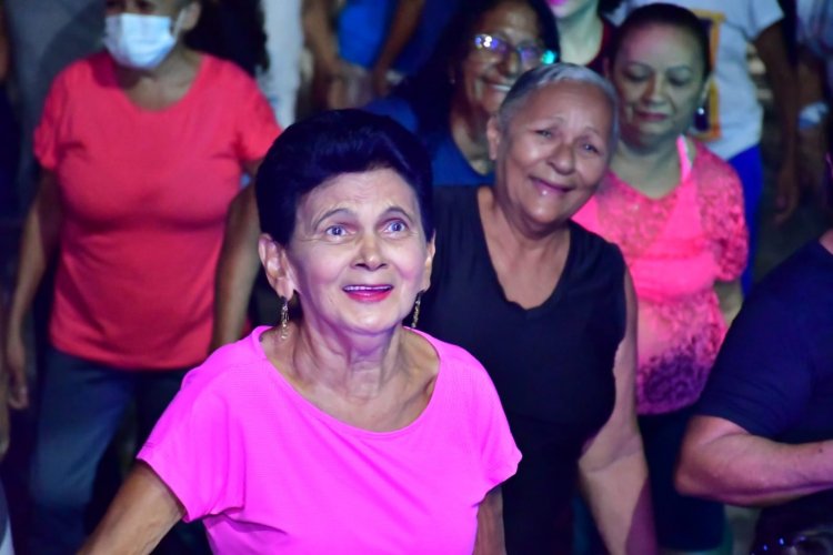 Mais de 250 pessoas participam do Aulão da Saúde no Bairro Caixa D'água