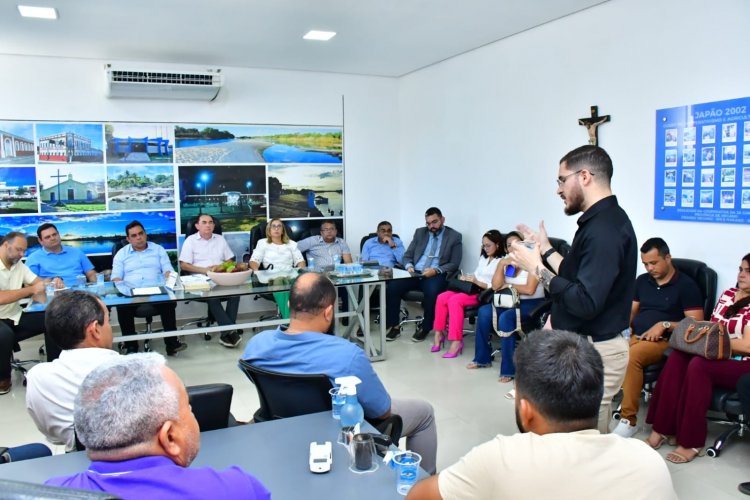 Prefeitura de Floriano apresenta projeto de adequação da destinação final de resíduos sólidos a municípios da região