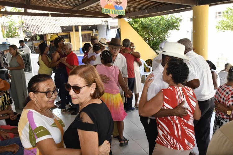 Dia dos Pais: serviço social de Floriano comemora data com idosos do município