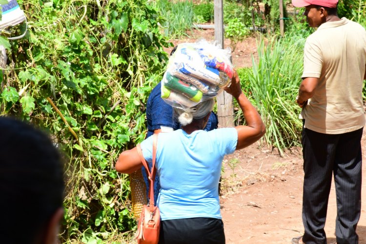Prefeitura de Floriano entrega cestas básicas em parceria com o SENAR