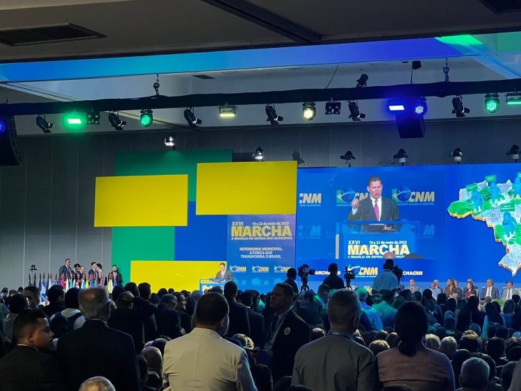Prefeito de Floriano participa da XXVI Marcha a Brasília em Defesa dos Municípios