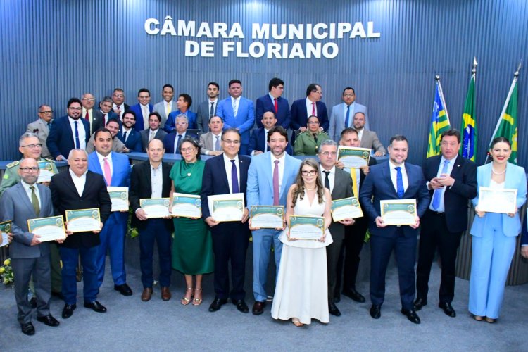 Momentos cívico, de ação de graças e de homenagens marcam o dia do aniversário de Floriano