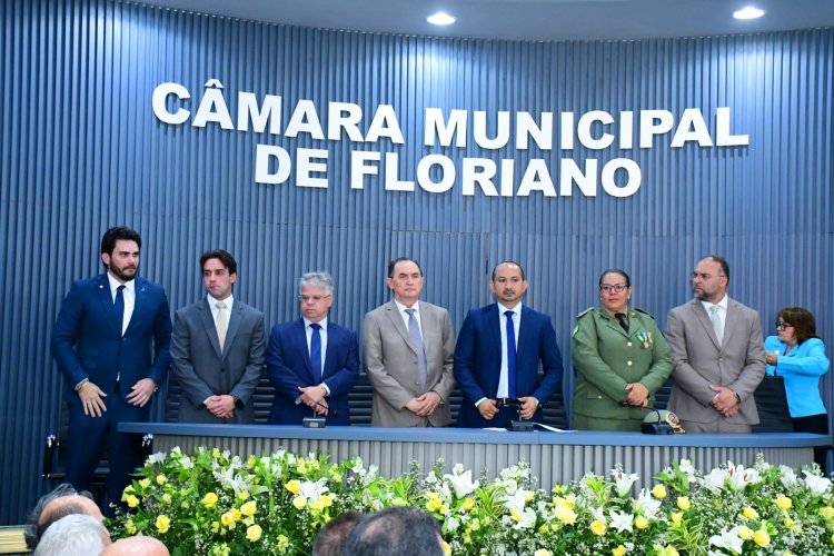 Momentos cívico, de ação de graças e de homenagens marcam o dia do aniversário de Floriano