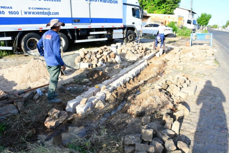 Prefeitura de Floriano contempla onze bairros com a Operação Tapa-buracos só em junho