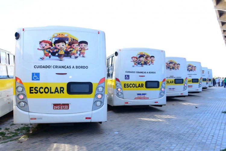 Prefeitura de Floriano inicia vistoria da nova frota de transporte escolar da rede municipal