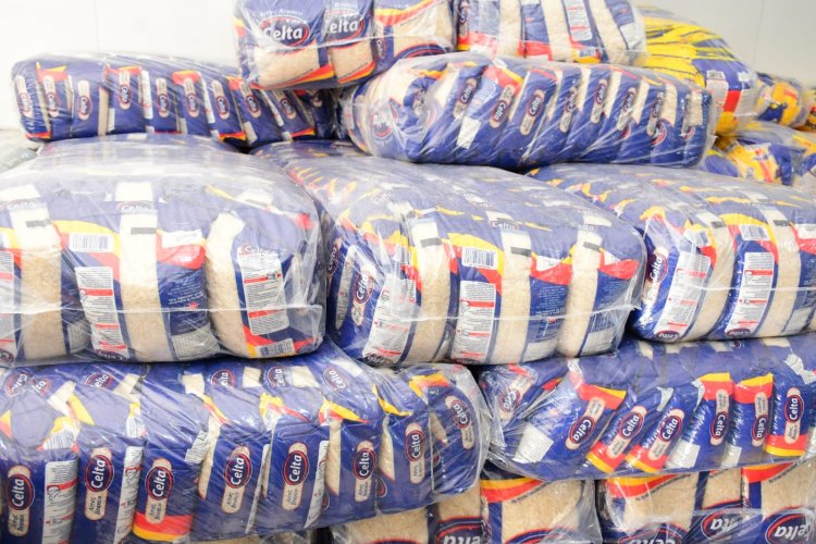 Prefeitura de Floriano inicia distribuição de produtos da alimentação escolar