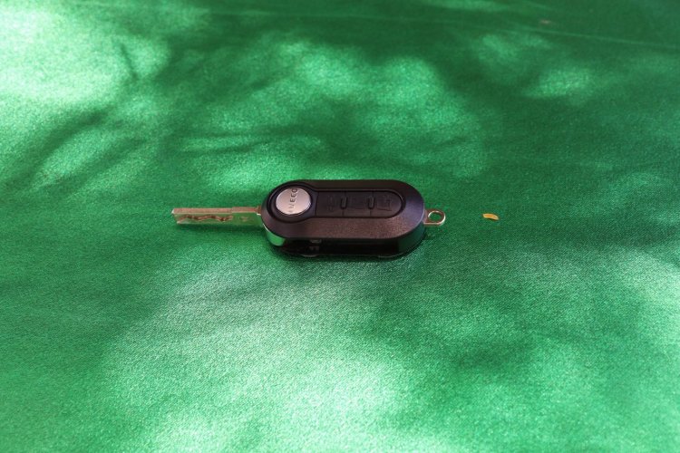 Prefeitura de Floriano entrega van e notebooks para fortalecer programas sociais