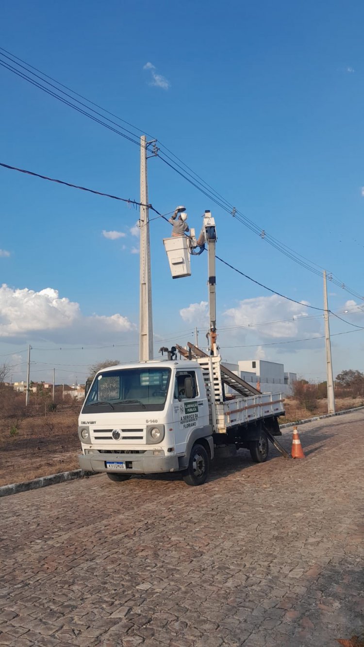 Iluminação Pública: Prefeitura de Floriano realiza mais de 400 atendimentos em setembro