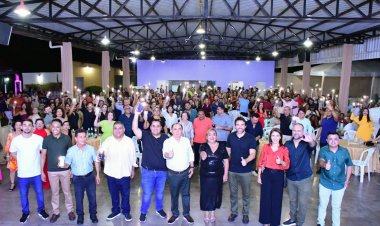 Prefeitura de Floriano celebra o Dia do Professor com festa promovida pela SEMED
