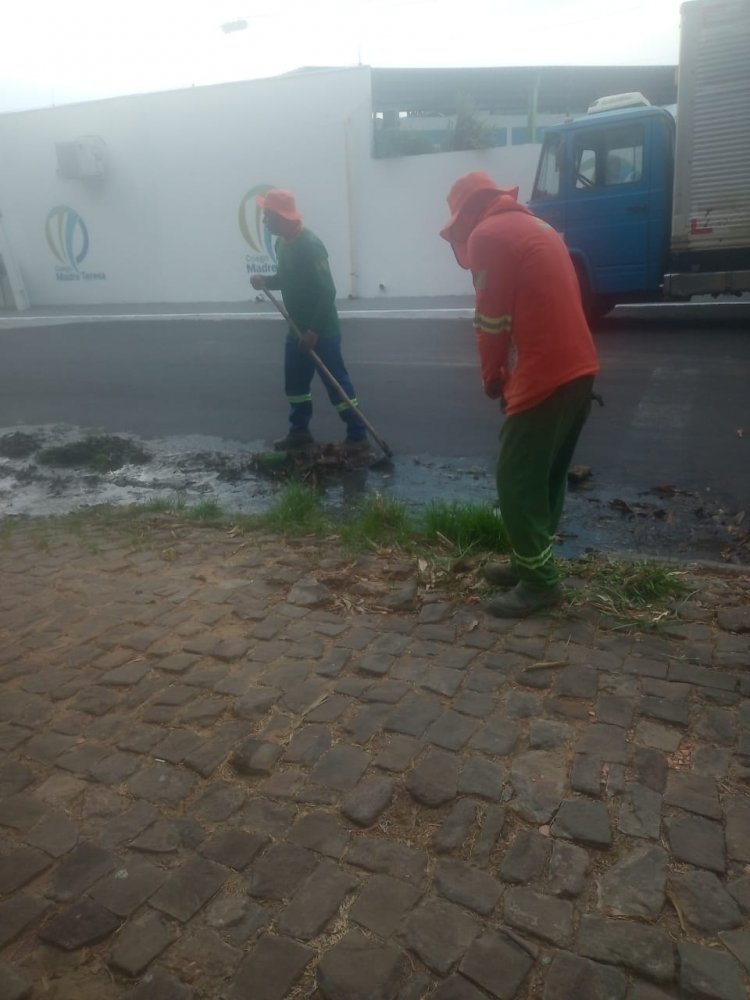 Prefeitura de Floriano realiza manutenção nos cemitérios para o Dia de Finados