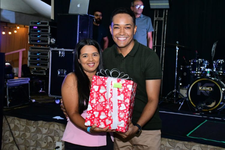 Prefeitura de Floriano celebra o Dia do Professor com festa promovida pela SEMED