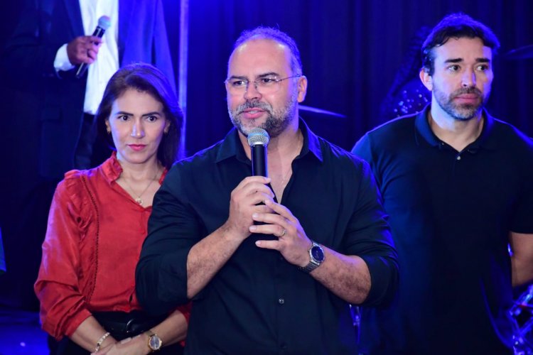 Prefeitura de Floriano celebra o Dia do Professor com festa promovida pela SEMED