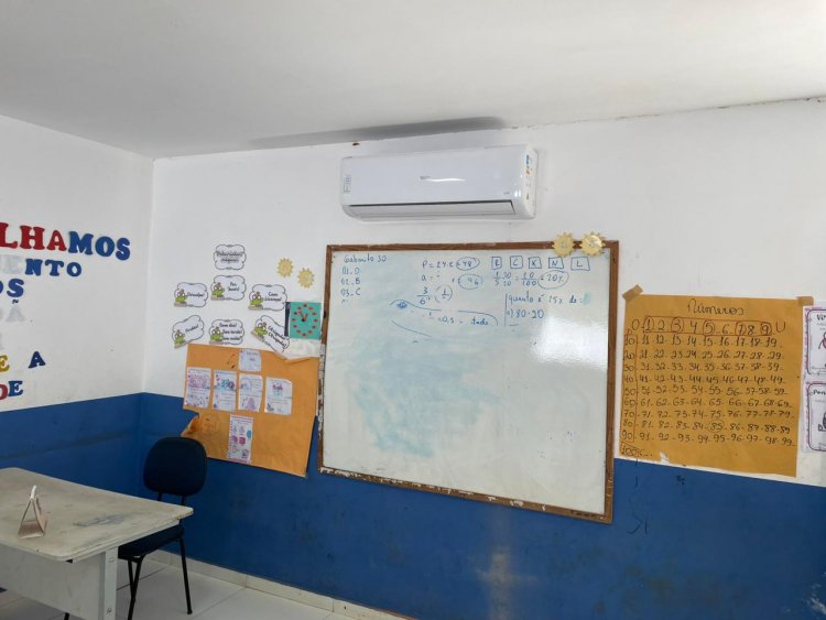 Prefeitura de Floriano instala aparelhos de ar-condicionado em escola da localidade Amolar