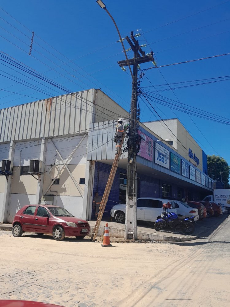 Prefeitura de Floriano realiza cerca de 600 atendimentos em iluminação pública no mês de junho