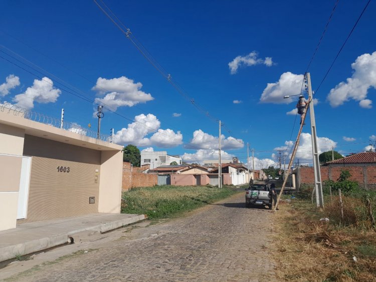 Prefeitura de Floriano realiza cerca de 600 atendimentos em iluminação pública no mês de junho