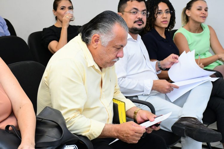 Prefeitura de Floriano realiza primeira reunião com secretariado para entrega do QDD 2026