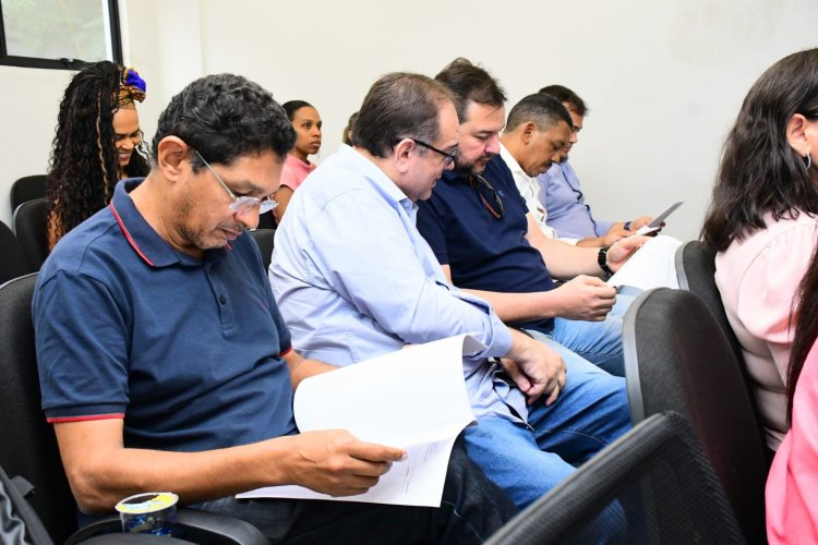 Prefeitura de Floriano realiza primeira reunião com secretariado para entrega do QDD 2026