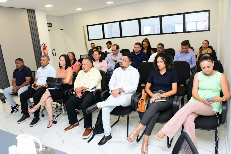 Prefeitura de Floriano realiza primeira reunião com secretariado para entrega do QDD 2026