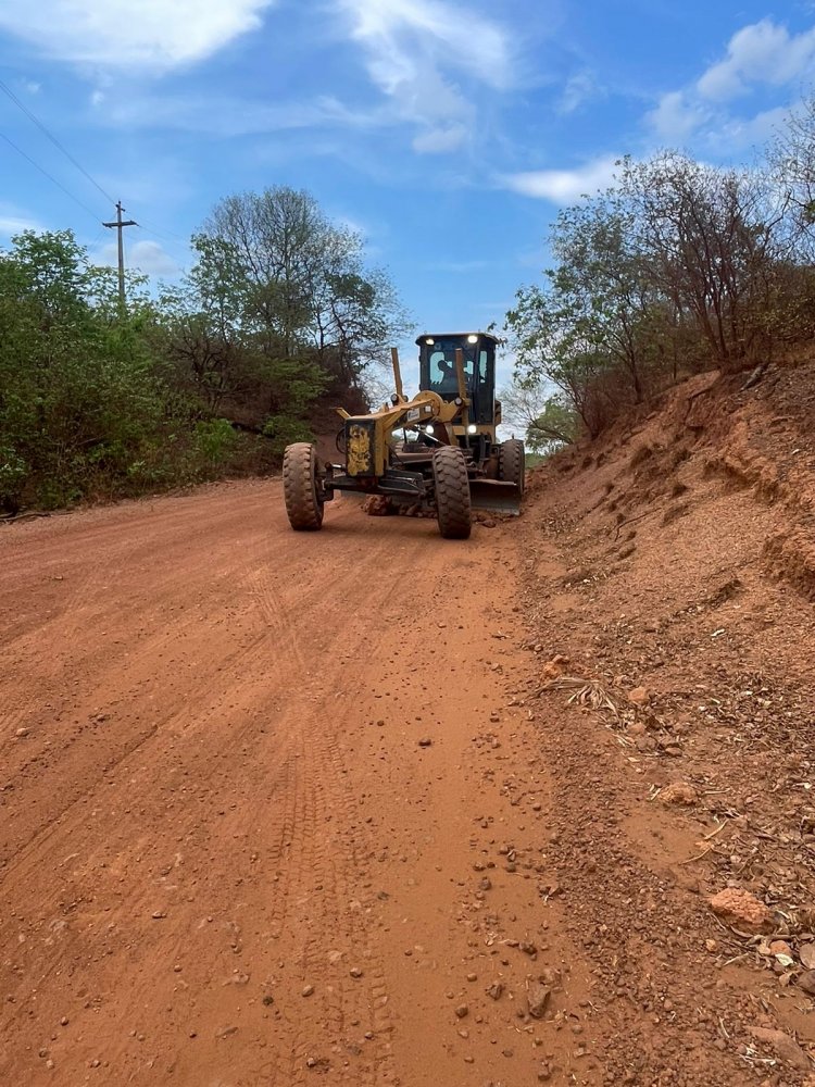 Infraestrutura de Floriano recupera estradas vicinais do município