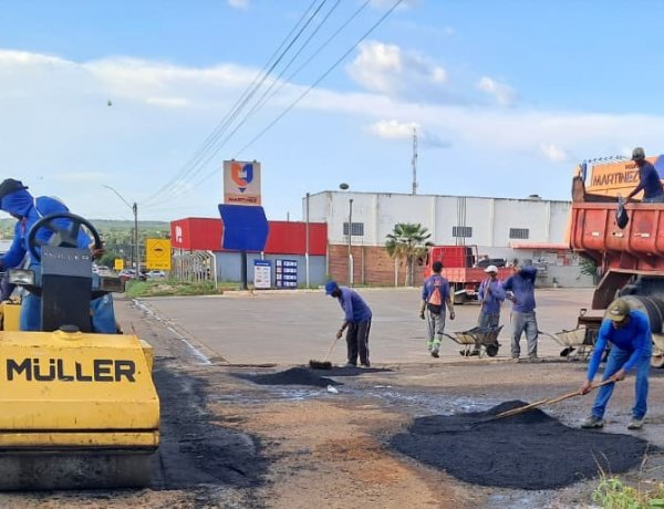 Prefeitura executa operação Tapa-buracos em 13 bairros de Floriano no mês de janeiro