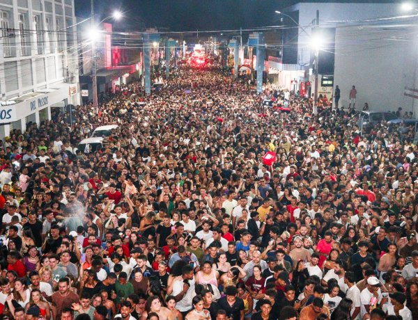 Arrastão com ‘O Kanalha’ consagra o carnaval de Floriano como um dos melhores do Piauí