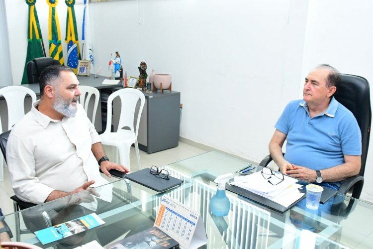 Prefeitura de Floriano se reúne com Águas do Piauí para tratar sobre vazamentos na rede de esgoto