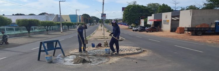 Prefeitura executa operação Tapa-buracos em 13 bairros de Floriano no mês de janeiro