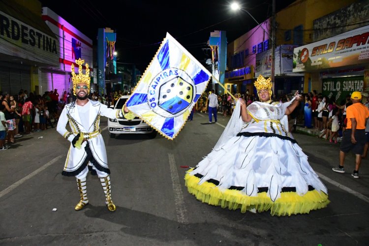 Escola de Samba ‘Os Caipiras’ é  campeã do Carnaval de Floriano pelo 3º ano consecutivo