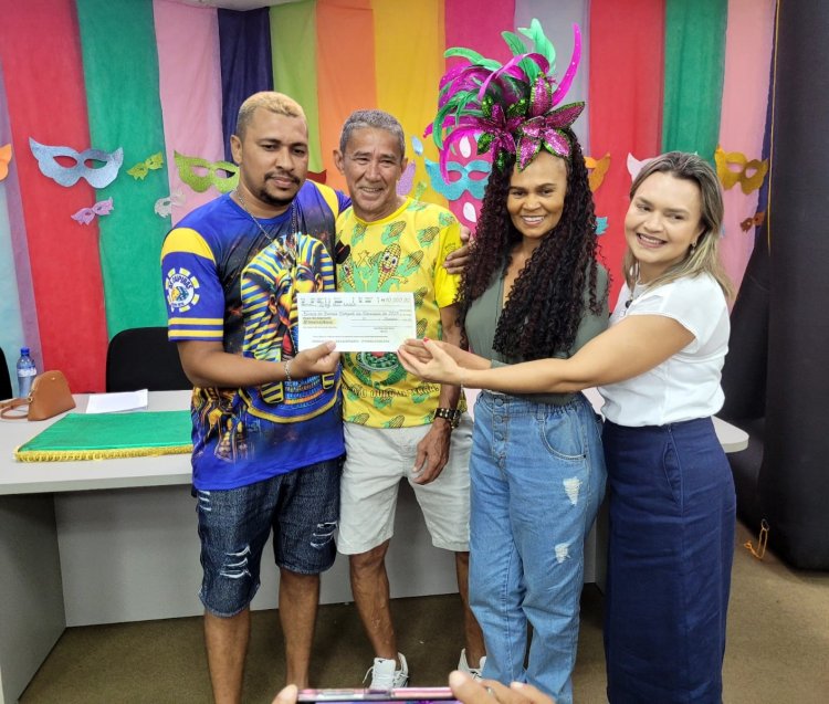 Escola de Samba ‘Os Caipiras’ é  campeã do Carnaval de Floriano pelo 3º ano consecutivo