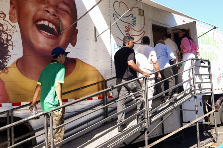 Prefeitura de Floriano e Governo do Estado promovem ação para crianças com a Carretinha da Saúde