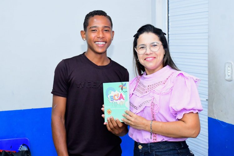 Ação do Selo UNICEF leva orientação sobre gravidez na adolescência e atualização vacinal à Escola Padre Pedro Oliveira