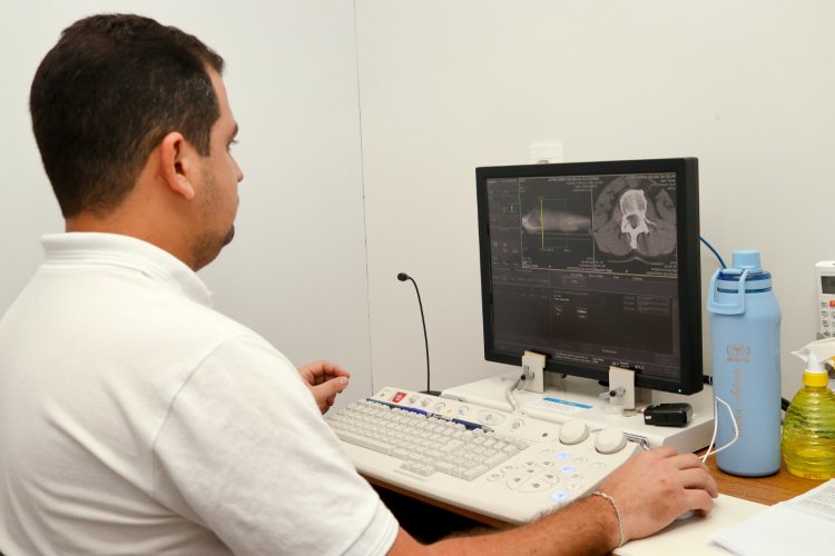 Prefeitura de Floriano inicia atendimentos na Carreta da Tomografia e amplia acesso a exames especializados