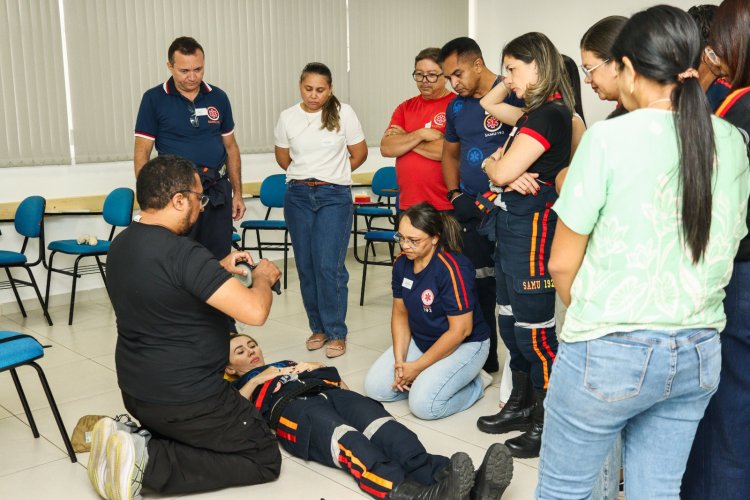 SAMU de Floriano realiza capacitação para aprimorar atendimento de urgência e emergência