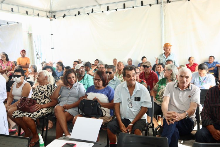 Gestores da região visitam serviços da Carreta da Oftalmologia em Floriano